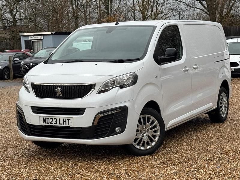 Used Peugeot Expert Premium 142 HP (104 kW) 2023 White Van