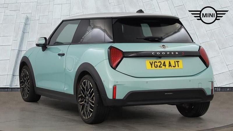 Used Mini Cooper S Hatch 201 HP (147 kW) 2024 Green Hatchback