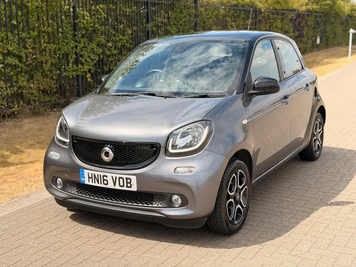 Used Smart ForFour Premium 90 HP (66 kW) 2016 Grey Hatchback