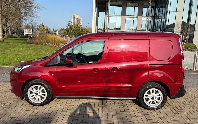 Used Ford Transit Connect Limited 120 HP (88 kW) 2020 Red MPV