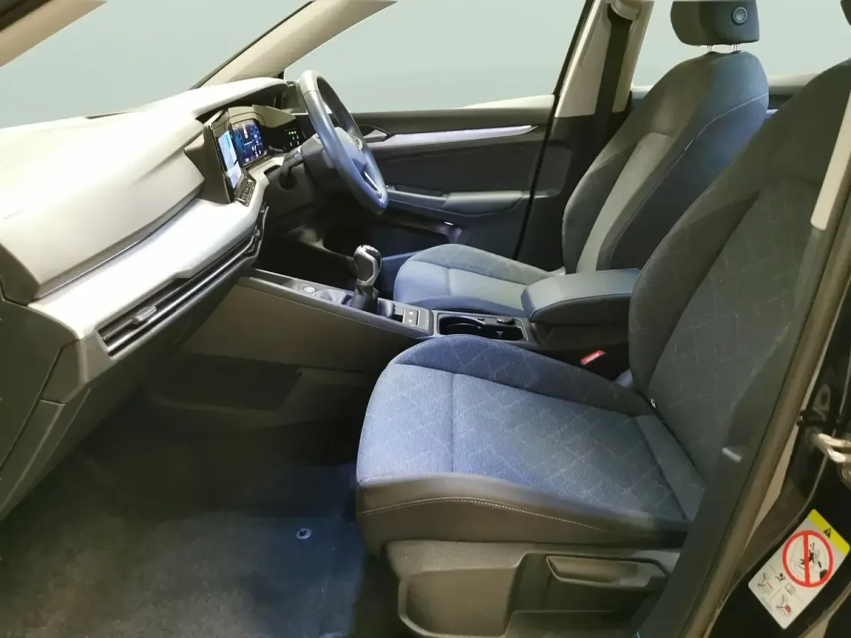 Used VW Golf VIII Life 130 HP (95 kW) 2023 Black Hatchback