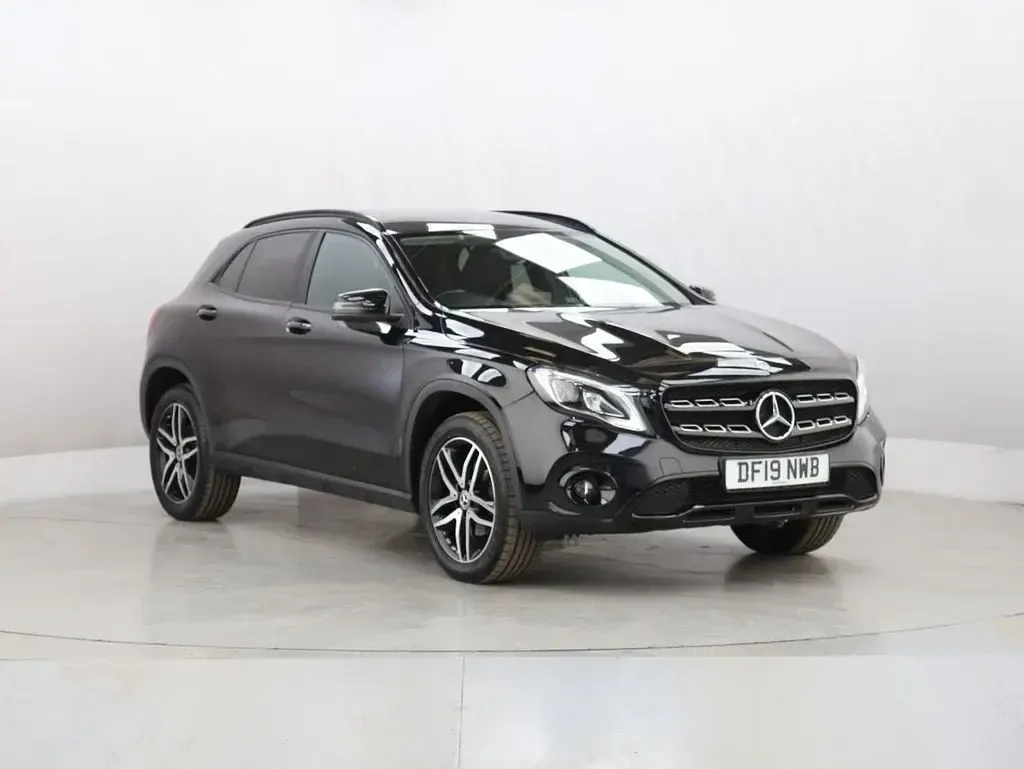 Used Mercedes GLA180 Urban 122 HP (89 kW) 2019 Black SUV