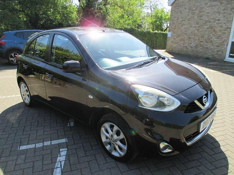Usado Nissan Micra Acenta 80 HP (58 kW) 2017 Preto Citadino