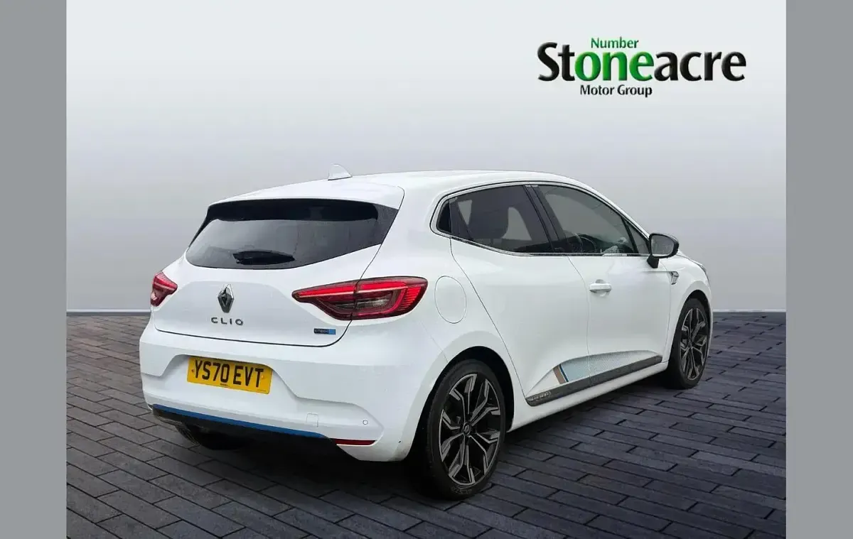 Używany Renault Clio V 138 KM (101 kW) 2021 Biały Hatchback