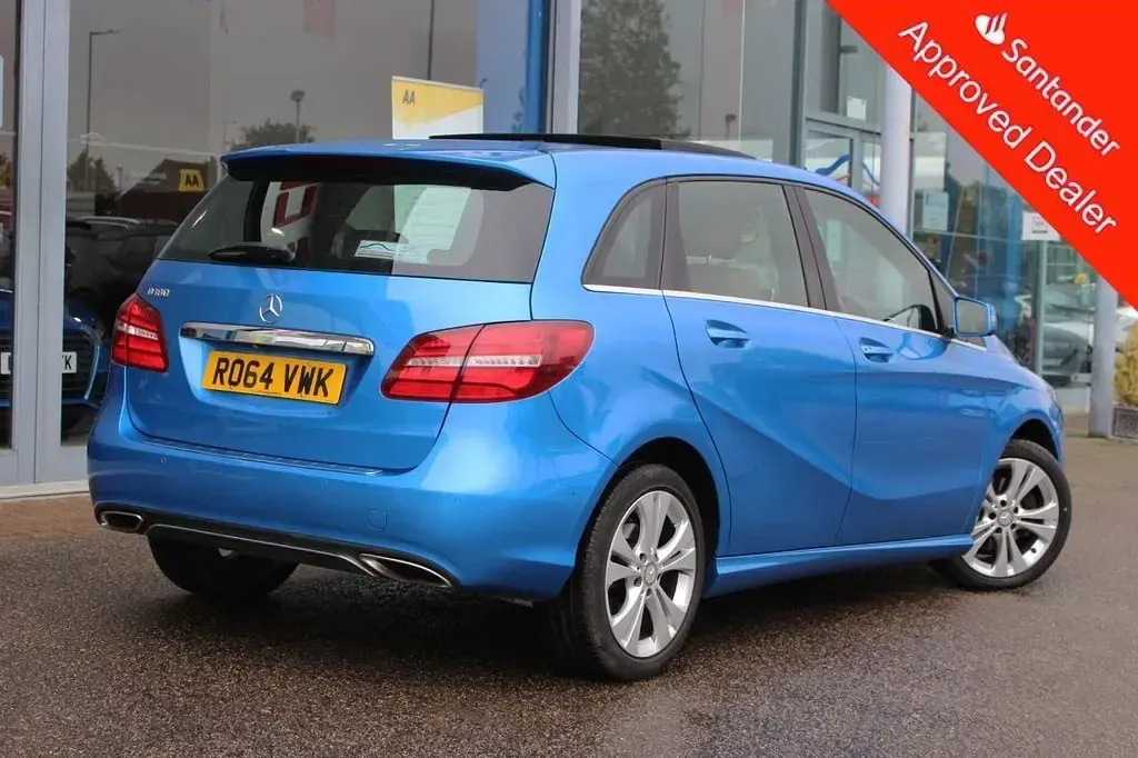 Used Mercedes B180 Premium Plus 122 HP (89 kW) 2015 Blue Hatchback