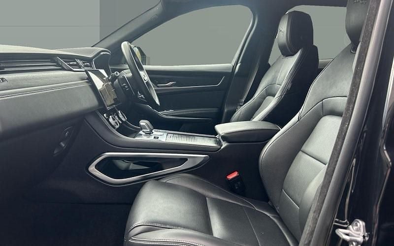 Second-hand Jaguar F-Pace R-Dynamic 204 CP (150 kW) 2022 Negru SUV