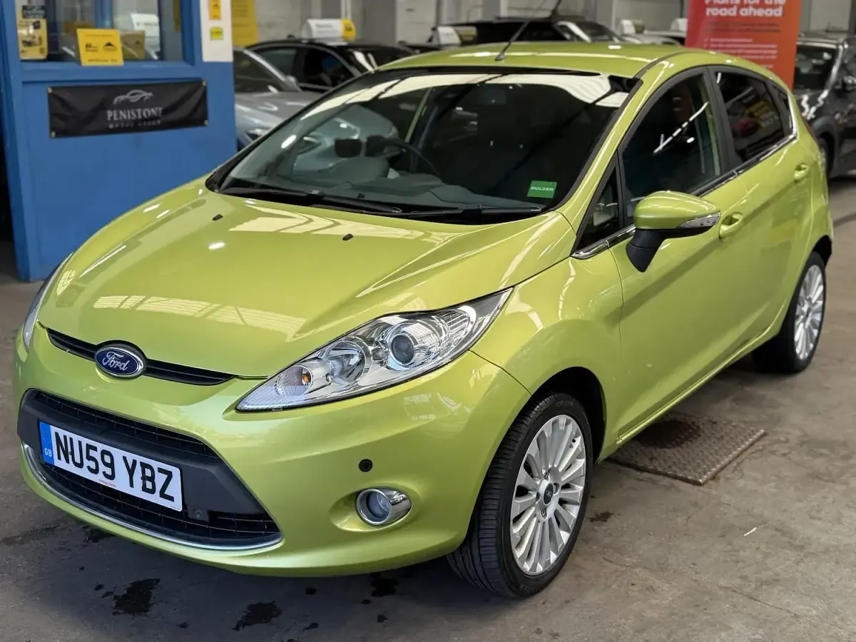 Used Ford Fiesta Titanium 89 HP (65 kW) 2009 Green Hatchback