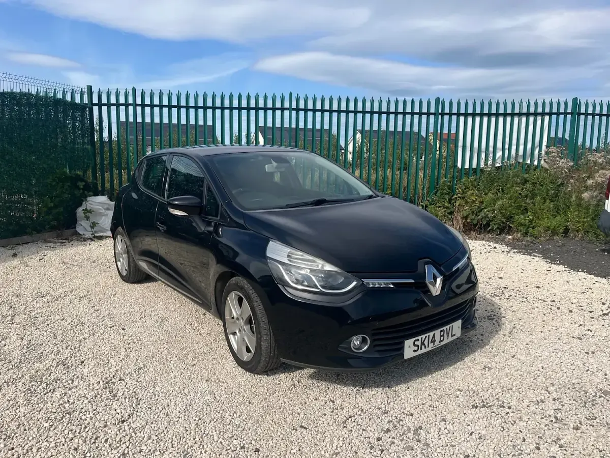 Used Renault Clio Dynamique 75 HP (55 kW) 2014 Black Hatchback