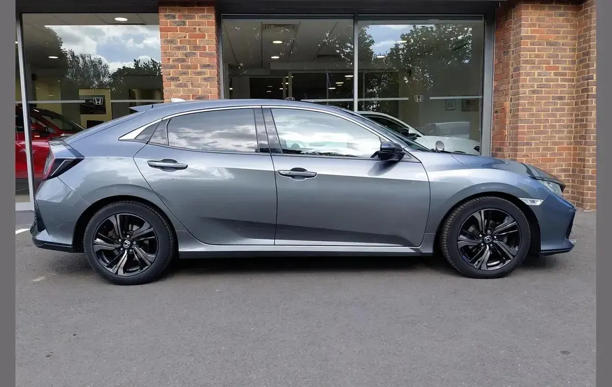 Used Honda Civic EX 124 HP (91 kW) 2019 Grey Hatchback