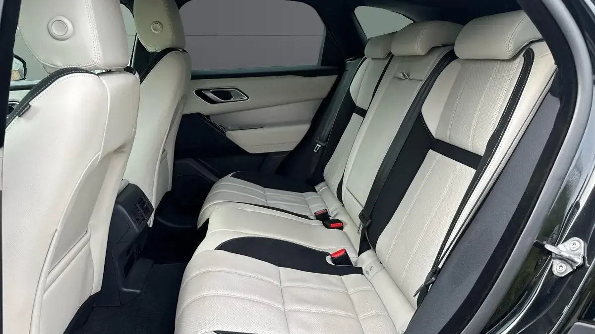 Used Land Rover Range Rover Velar SE Dynamic 204 HP (150 kW) 2022 Santorini black SUV