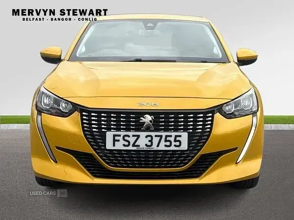 Used Peugeot 208 Allure 75 HP (55 kW) 2021 Yellow Hatchback