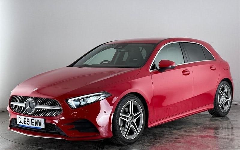 Używany Mercedes A200 Executive 163 KM (119 kW) 2019 Czerwony Hatchback