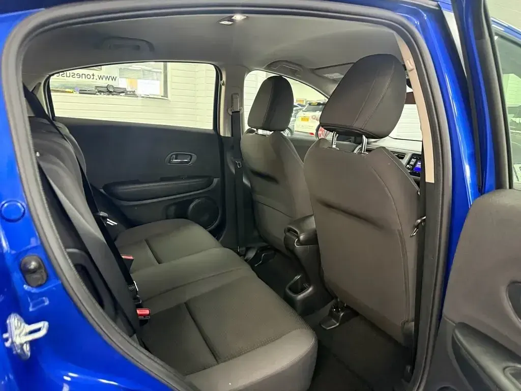 Used Honda HR-V S 130 HP (95 kW) 2019 Blue SUV
