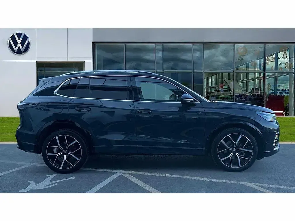 Used VW Tiguan R-line 150 HP (110 kW) 2024 Grey SUV