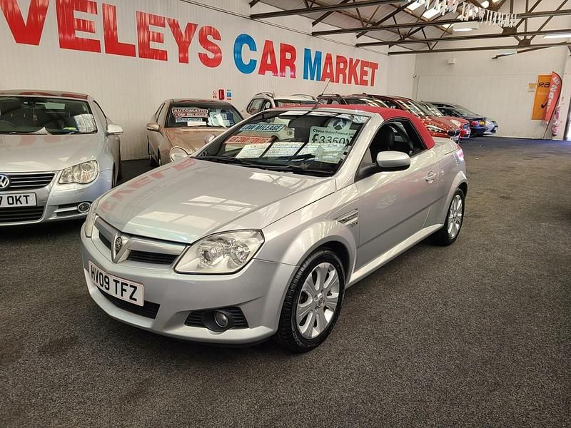 Silver Used 2009 Vauxhall Tigra Sport Cabriolet | £3,150 - Image 1/4