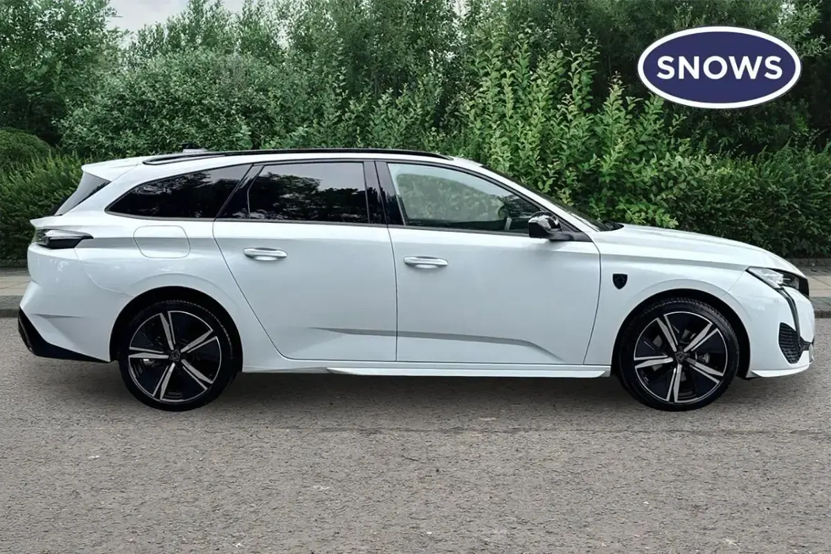 Used Peugeot 308 SW GT 134 HP (98 kW) 2025 White Estate