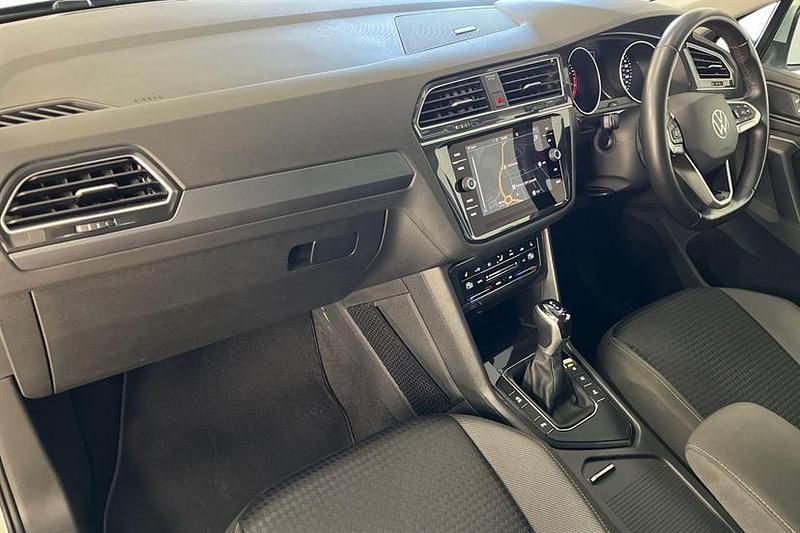 Begagnad VW Tiguan Active 150 HK (110 kW) 2022 Silver SUV