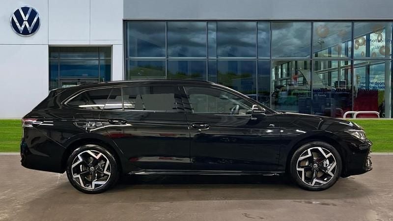 Used VW Passat R-line 204 HP (150 kW) 2025 Grenadilla black metallic Estate