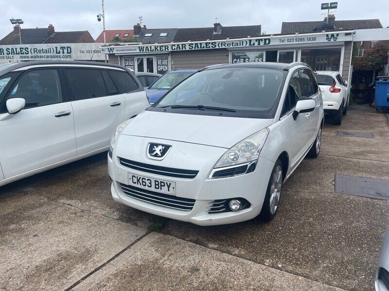 White Used 2013 Peugeot 5008 Allure MPV | £5,995 (Fair price) - Image 1/4