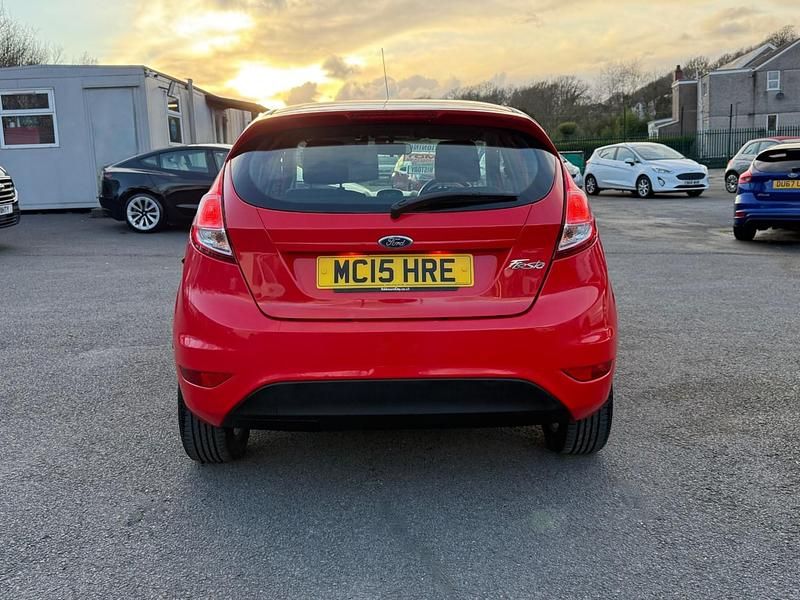 Used Ford Fiesta Zetec 2015 Red Hatchback