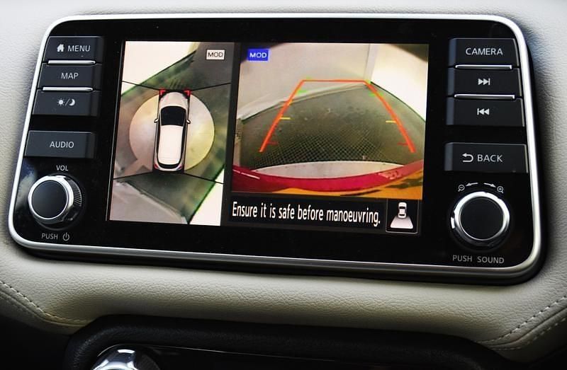 Used Nissan Micra Tekna 92 HP (67 kW) 2021 Red Hatchback