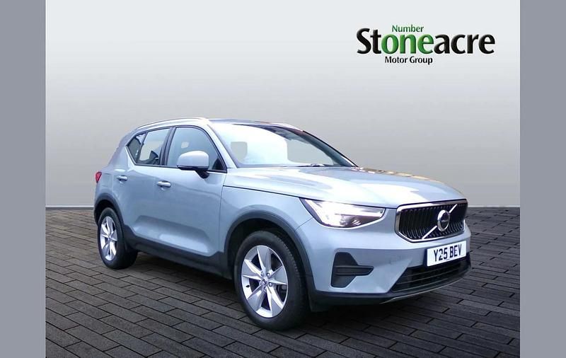 Grey Used 2023 Volvo XC40 Core SUV | £23,445 (Fair price) - Image 1/4