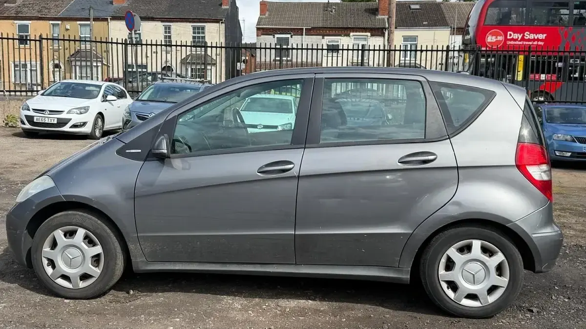 Used Mercedes A160 Classic 95 HP (69 kW) 2011 Grey Hatchback
