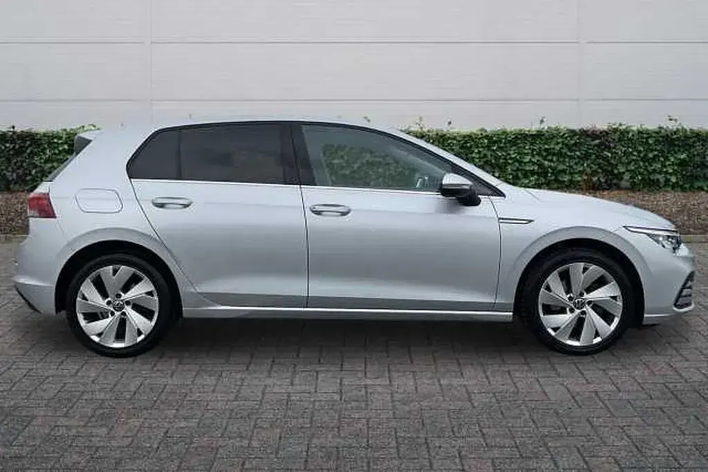 Used VW Golf VII Style 150 HP (110 kW) 2020 Silver Hatchback