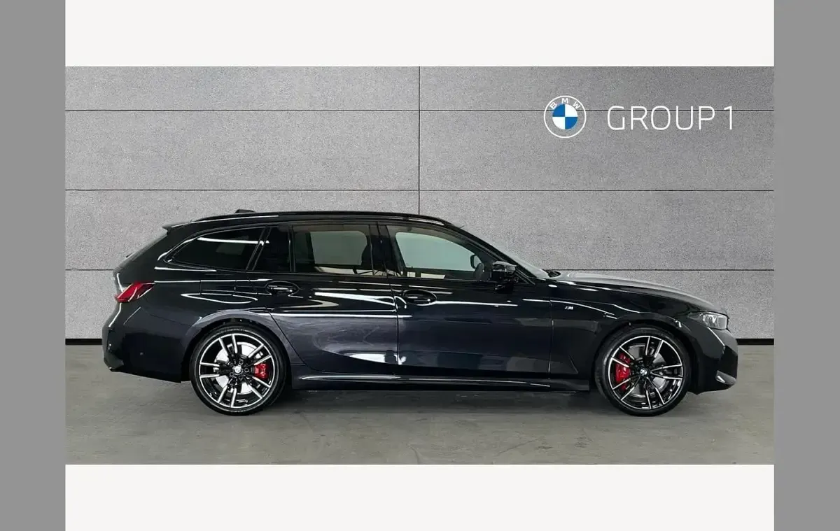 New BMW 502 M Sport 386 HP (283 kW) 2026 Black Estate