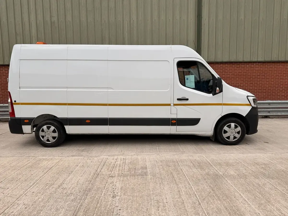 Used Renault Master Business 2023 White MPV