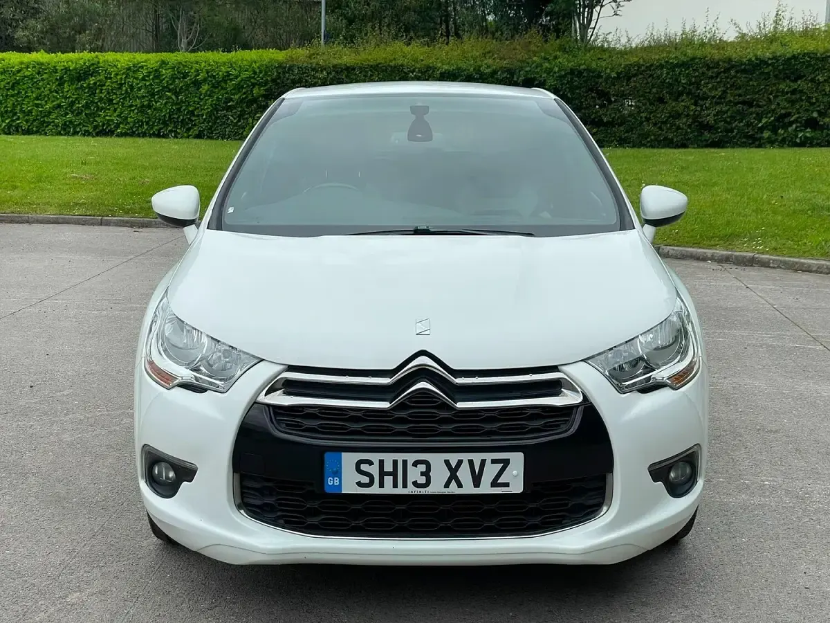Used Citroën DS4 2013 White Hatchback