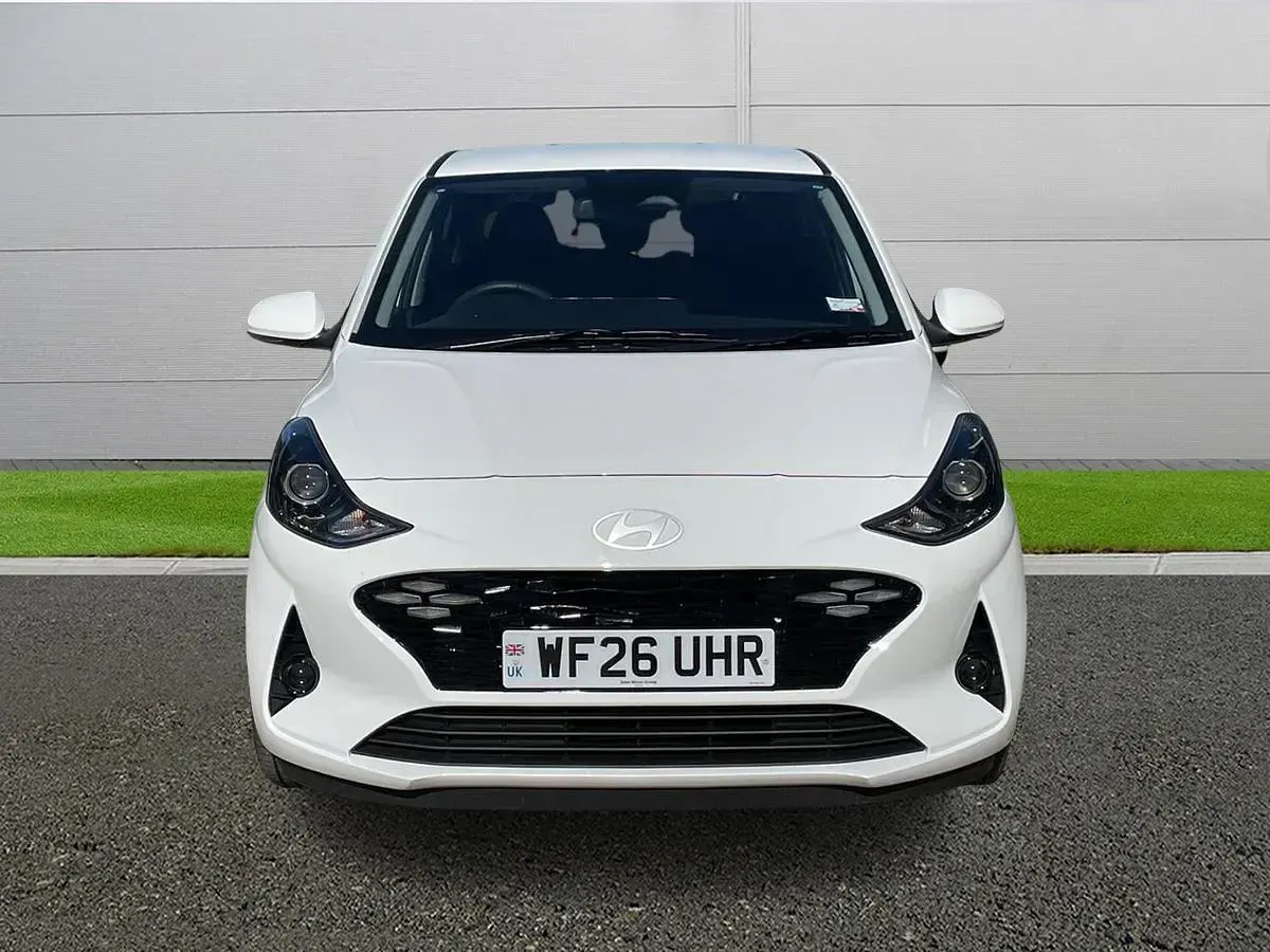 Used Hyundai i10 Premium 79 HP (58 kW) 2026 White Hatchback