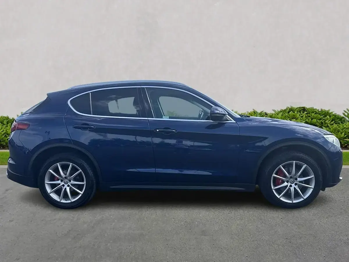 Used Alfa Romeo Stelvio Edizione Speciale 210 HP (154 kW) 2019 Blue SUV