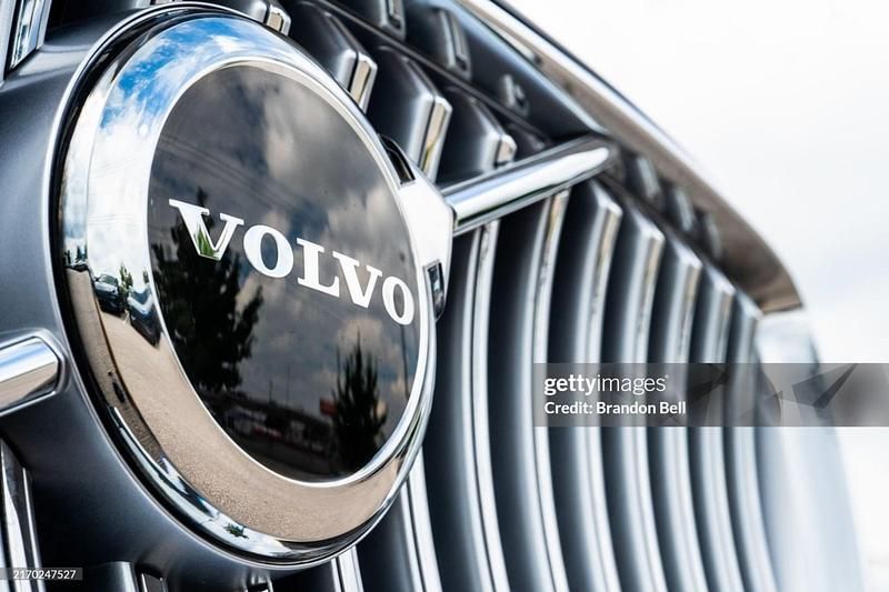 Used Volvo V70 SE 185 HP (136 kW) 2007 Green Estate