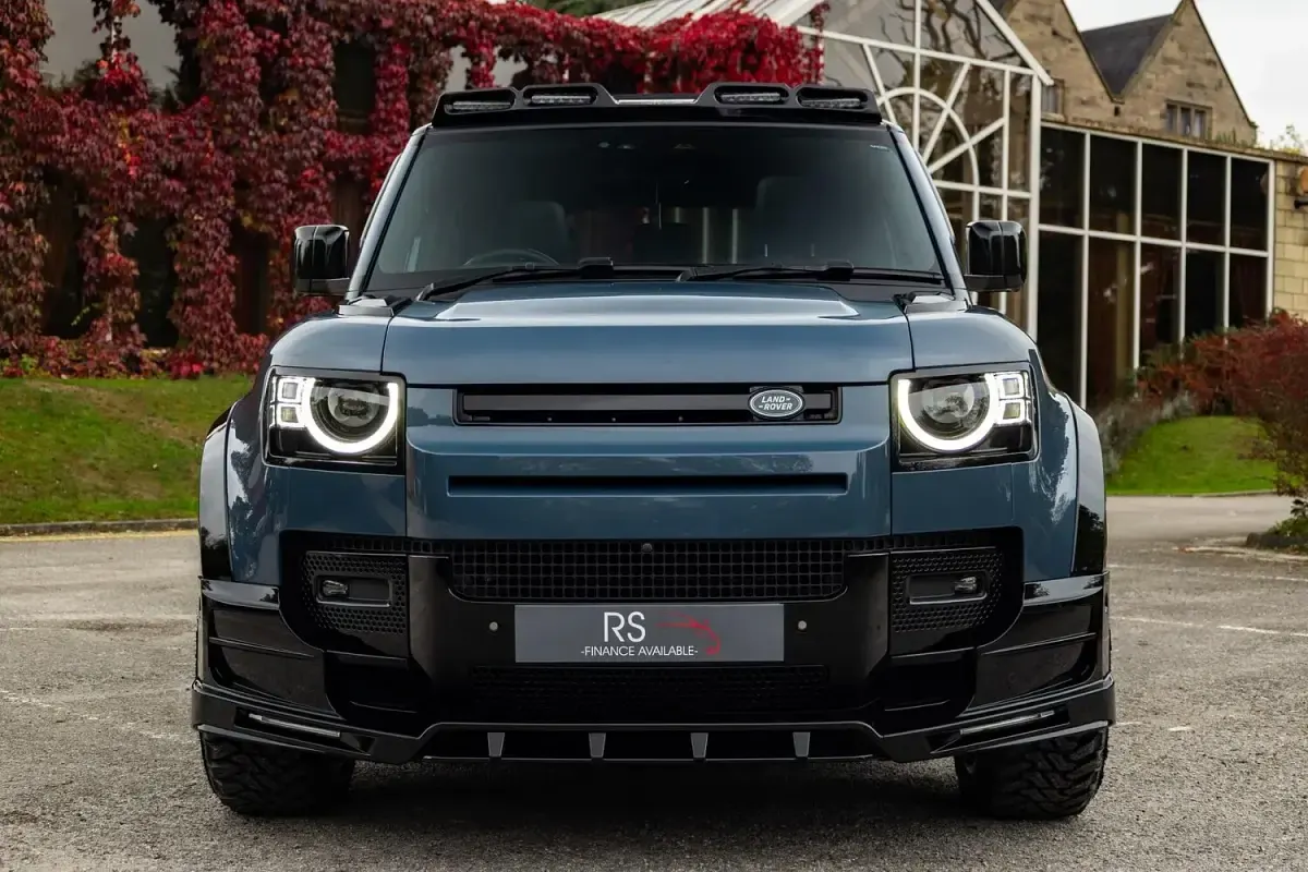 Used Land Rover Defender SE Dynamic 249 HP (183 kW) 2023 Blue SUV