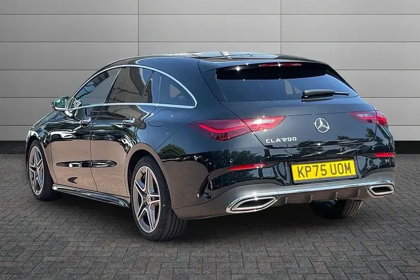 Used Mercedes CLA200 Shooting Brake Executive 175 HP (128 kW) 2025 Cosmos black Estate