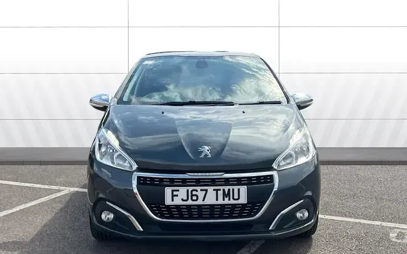 Used Peugeot 208 Allure 82 HP (60 kW) 2017 Grey Hatchback