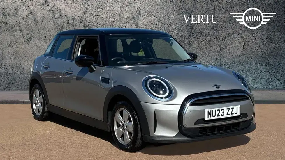 Usado Mini Cooper Classic 136 HP (100 kW) 2022 Citadino
