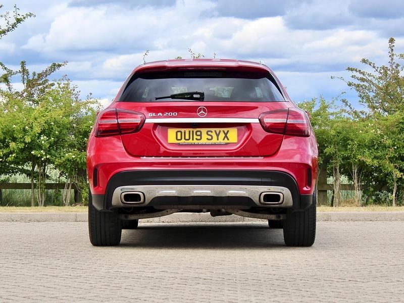 Used Mercedes GLA200 AMG line 156 HP (114 kW) 2019 Red SUV