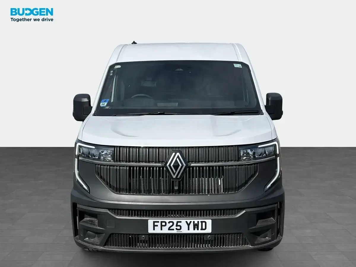 New Renault Master 2025 White MPV