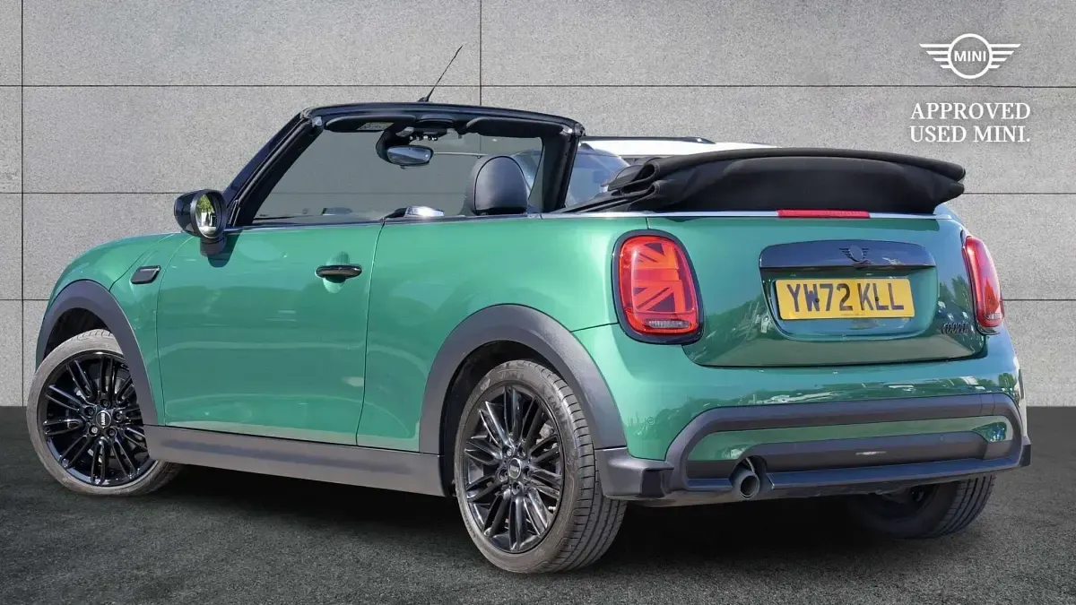 Used Mini Cooper Cabriolet Exclusive 134 HP (98 kW) 2023 Green Cabriolet