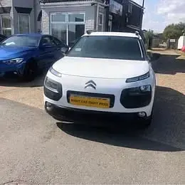 Used Citroën C4 Cactus Flair 108 HP (79 kW) 2016 White Hatchback