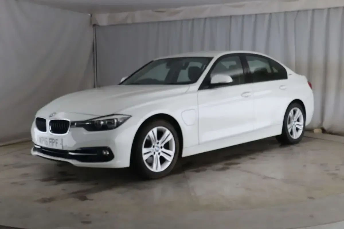 Used BMW 330e Sport Line 2016 White Sedan
