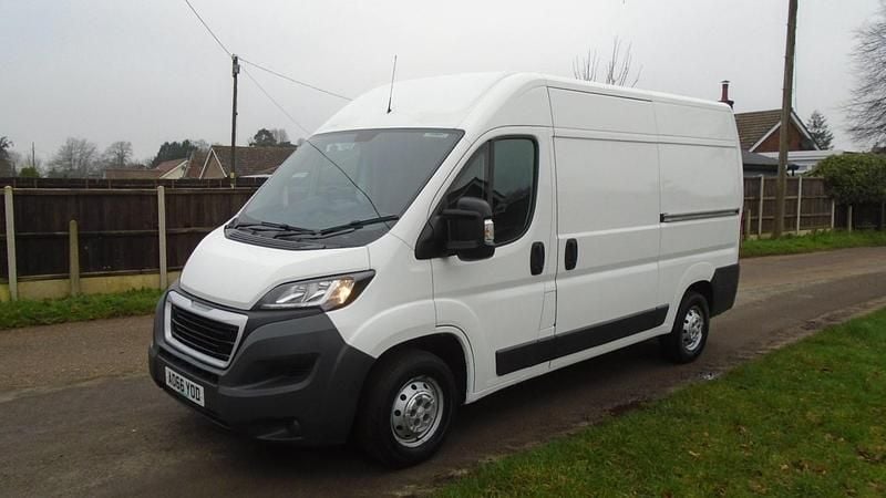 Used Peugeot Boxer 110 HP (80 kW) 2017 White Van