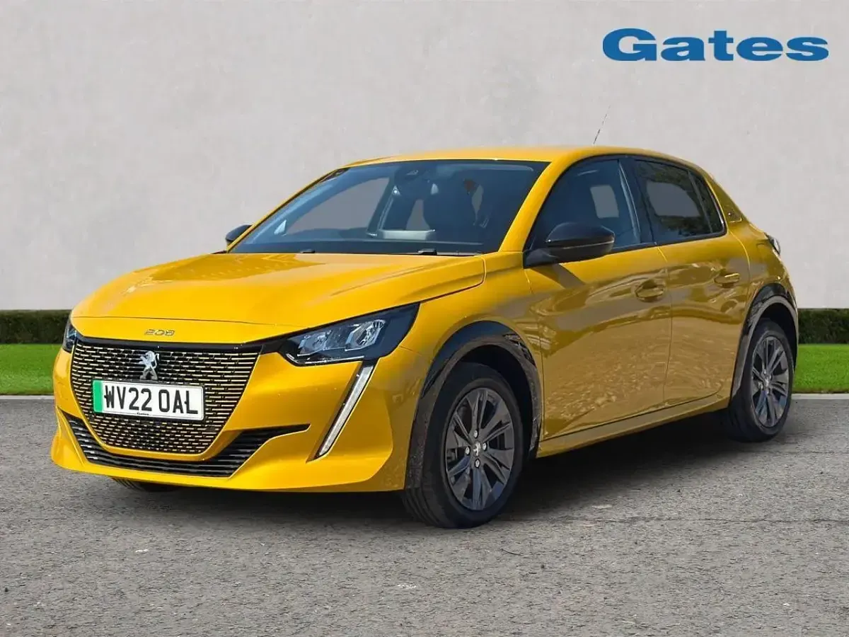 Used Peugeot e-208 Allure Premium 98 kW (134 HP) 2022 Yellow Hatchback