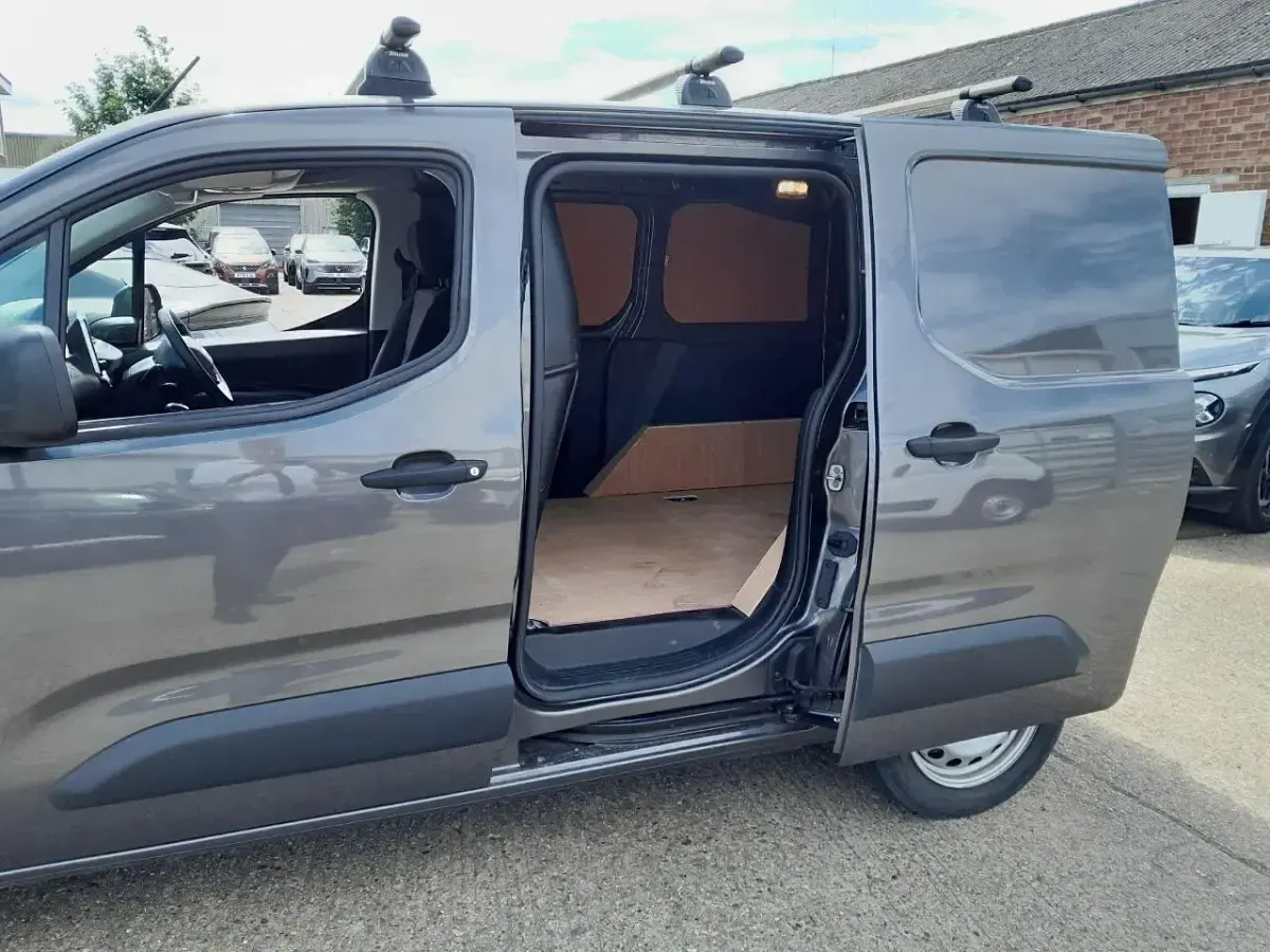 Used Peugeot Partner Premium 102 HP (75 kW) 2023 Grey MPV