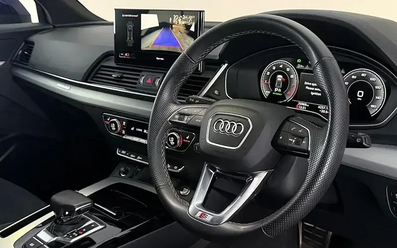 Used Audi Q5 S-Line 265 HP (194 kW) 2023 Blue SUV