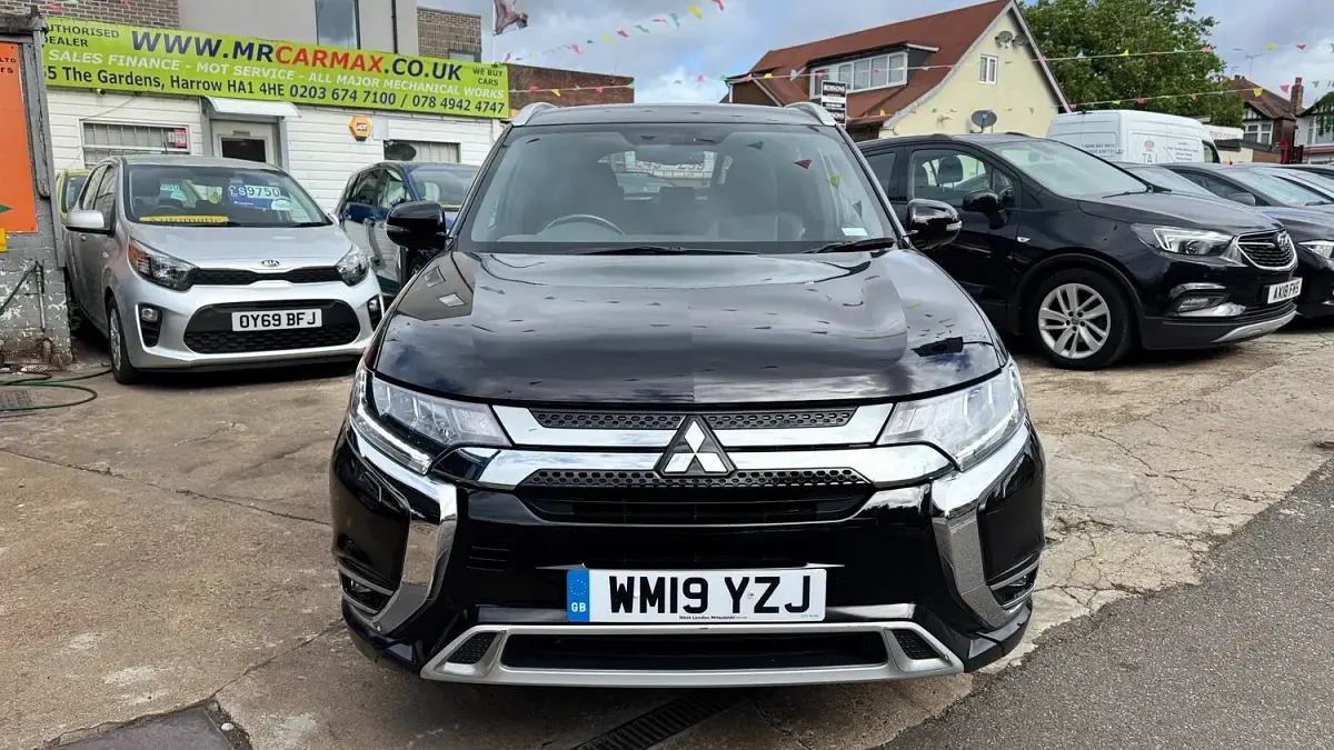 Used Mitsubishi Outlander P-HEV 2019 Black Estate