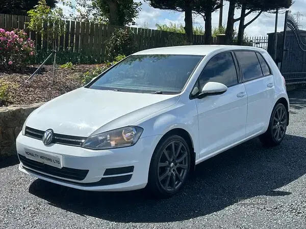 Used VW Golf VII SE 105 HP (77 kW) 2013 White Hatchback