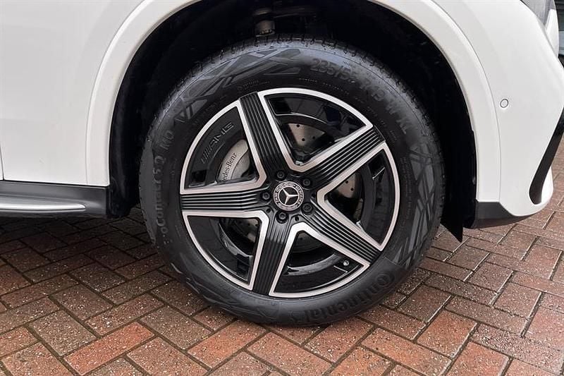 Used Mercedes GLC300e AMG line 313 HP (230 kW) 2025 White Estate